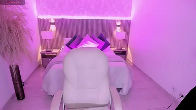 emmy walker online show from 24, 9, 2025