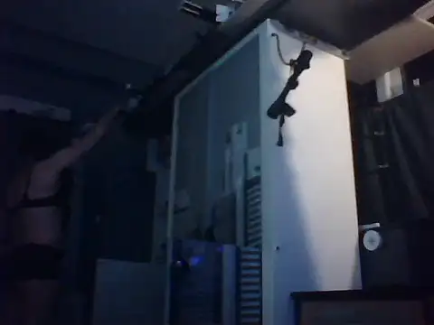 Snapshot of Slutviki69 chatting on 28, 10, 2025 Slutviki69 online show from 28, 10, 2025