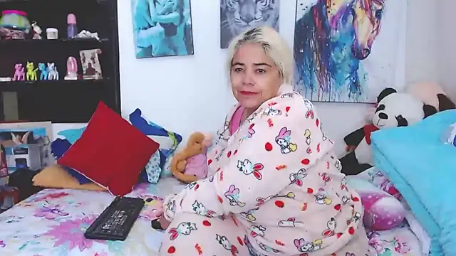 estrellita fugaz16x online show from 4, 2, 2025