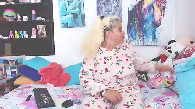 estrellita fugaz16x online show from 5, 2, 2025