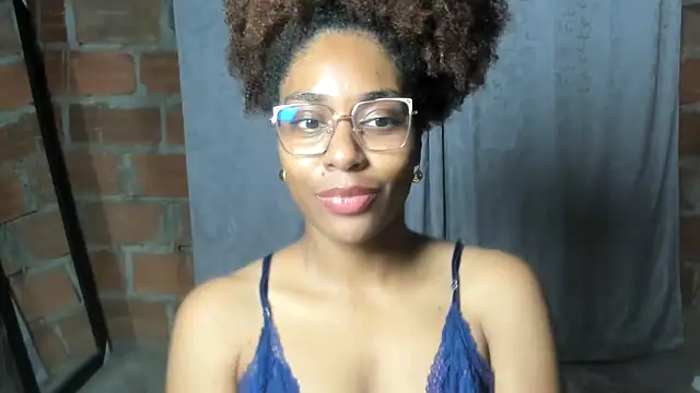 Snapshot of thaimy_ chatting on 28, 5, 2026 thaimy online show from 28, 5, 2026