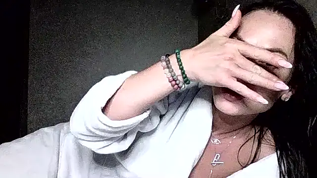 JulianaGold1 online show from 2, 7, 2026