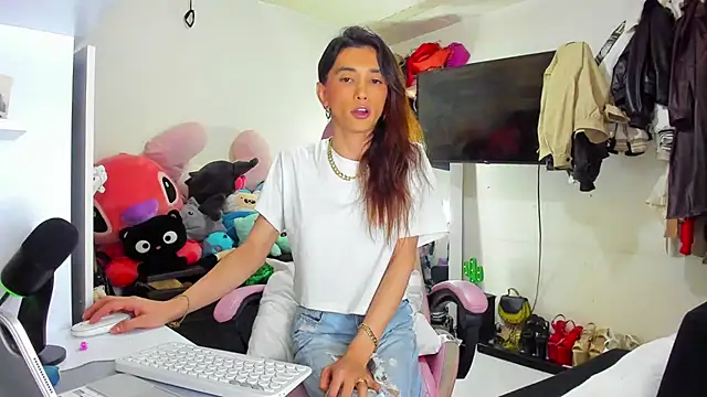 Snapshot of Lawrncesofiets chatting on 8, 10, 2025 Lawrncesofiets online show from 8, 10, 2025