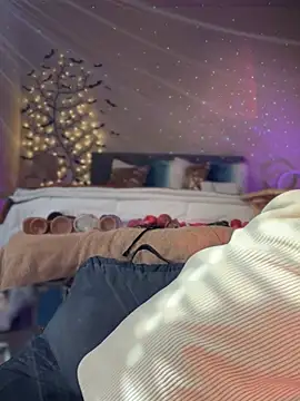 MaiseKnox online show from 16, 3, 2025