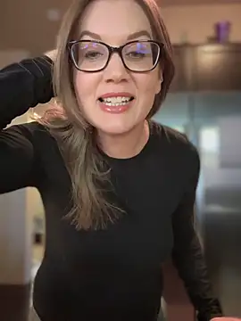 MaiseKnox online show from 17, 10, 2025