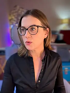 Snapshot of MaiseKnox chatting on 7, 5, 2026 MaiseKnox online show from 7, 5, 2026