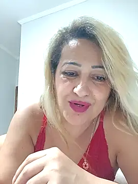 Snapshot of vivifernades chatting on 28, 2, 2025 vivifernades online show from 28, 2, 2025