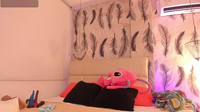 Snapshot of Vivi_prinncess chatting on 8, 10, 2025 Vivi prinncess online show from 8, 10, 2025