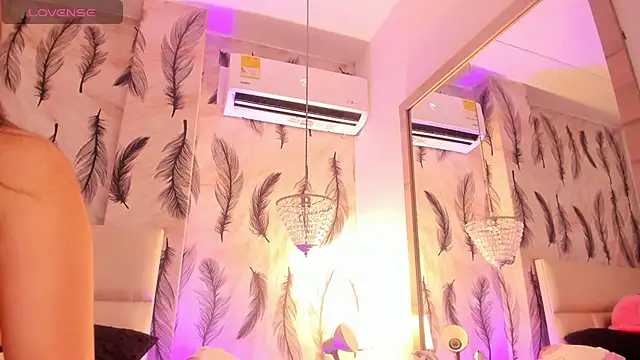 Snapshot of Vivi_prinncess chatting on 15, 10, 2025 Vivi prinncess online show from 15, 10, 2025