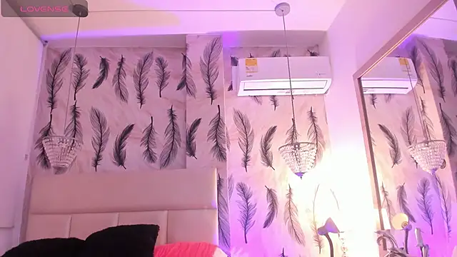 Snapshot of Vivi_prinncess chatting on 17, 10, 2025 Vivi prinncess online show from 17, 10, 2025