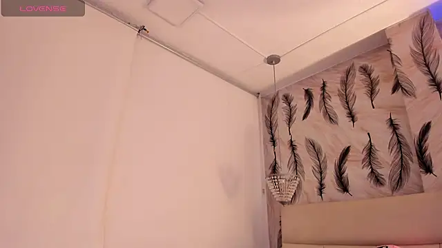 Snapshot of Vivi_prinncess chatting on 24, 10, 2025 Vivi prinncess online show from 24, 10, 2025