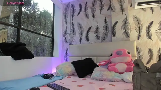 Snapshot of Vivi_prinncess chatting on 5, 11, 2025 Vivi prinncess online show from 5, 11, 2025