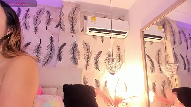 Snapshot of Vivi_prinncess chatting on 10, 11, 2025 Vivi prinncess online show from 10, 11, 2025