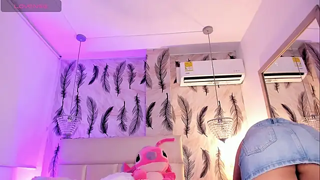 Snapshot of Vivi_prinncess chatting on 14, 11, 2025 Vivi prinncess online show from 14, 11, 2025