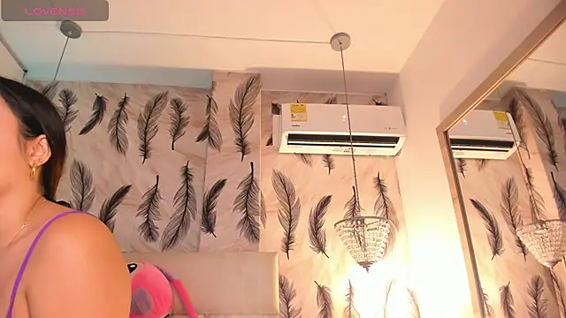 Snapshot of Vivi_prinncess chatting on 29, 11, 2025 Vivi prinncess online show from 29, 11, 2025