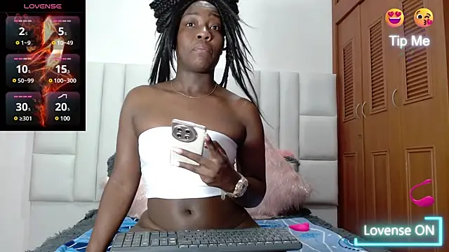 Snapshot of danielamorgan chatting on 29, 12, 2024 danielamorgan online show from 29, 12, 2024