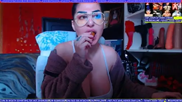 Snapshot of cuminmenowbbyx chatting on 25, 5, 2026 cuminmenowbbyx online show from 25, 5, 2026