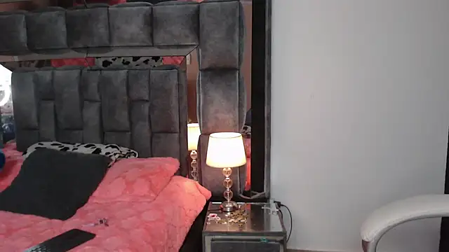 Christaly  online show from 30, 11, 2025