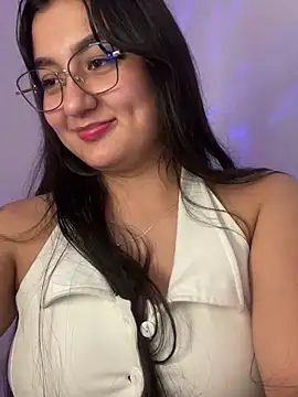 Snapshot of yessi_rose chatting on 22, 10, 2025 yessi rose online show from 22, 10, 2025