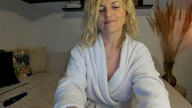 Snapshot of Jadore_able chatting on 18, 5, 2026 Jadore able online show from 18, 5, 2026