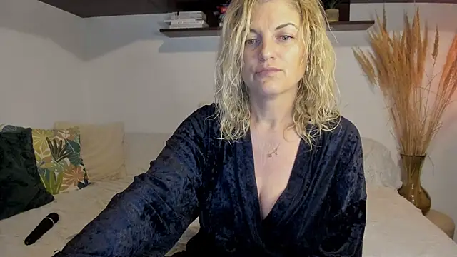 Snapshot of Jadore_able chatting on 22, 5, 2026 Jadore able online show from 22, 5, 2026