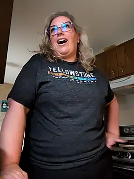 Snapshot of Canadian_BBW chatting on 15, 6, 2026 Canadian BBW online show from 15, 6, 2026