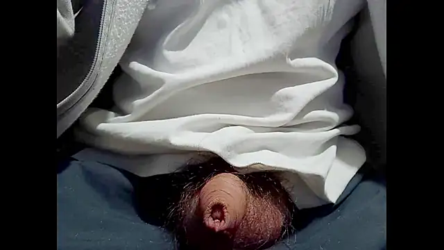 hairyuncut00 online show from 16, 1, 2025