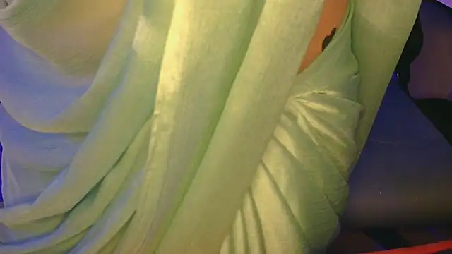 Snapshot of aliyadsouza chatting on 20, 5, 2026 aliyadsouza online show from 20, 5, 2026