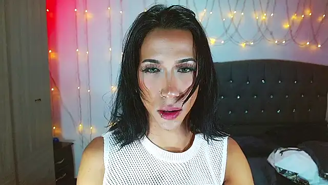 Kenisha Sweet online show from 8, 3, 2025