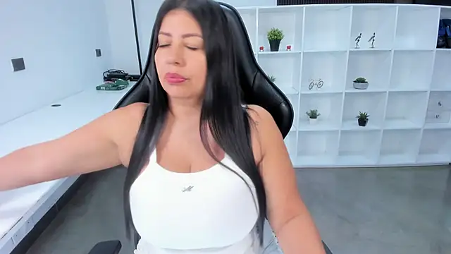 Snapshot of natural_bigboobs chatting on 9, 11, 2025 natural bigboobs online show from 9, 11, 2025