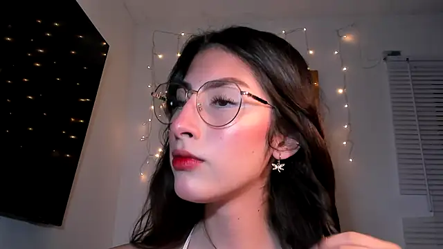 Snapshot of valeria_gonzales_ chatting on 11, 1, 2025 valeria gonzales online show from 11, 1, 2025