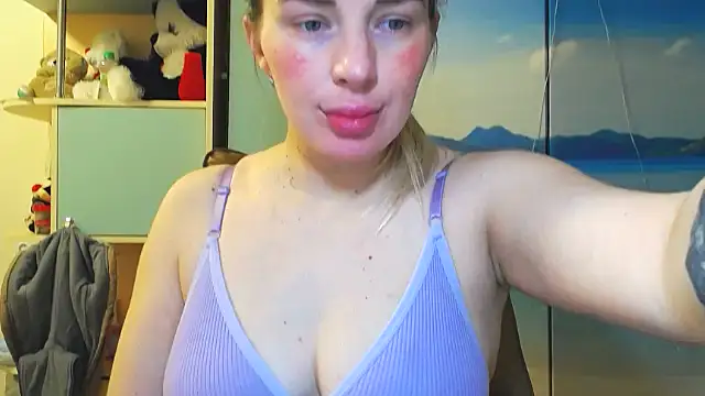 Snapshot of miaa_sunn chatting on 14, 11, 2025 miaa sunn online show from 14, 11, 2025