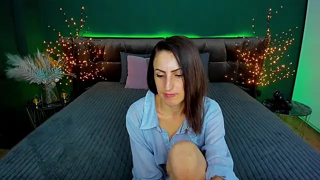 Rebecca Diamond online show from 4, 2, 2025