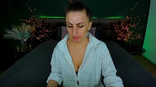 Rebecca Diamond online show from 6, 2, 2025