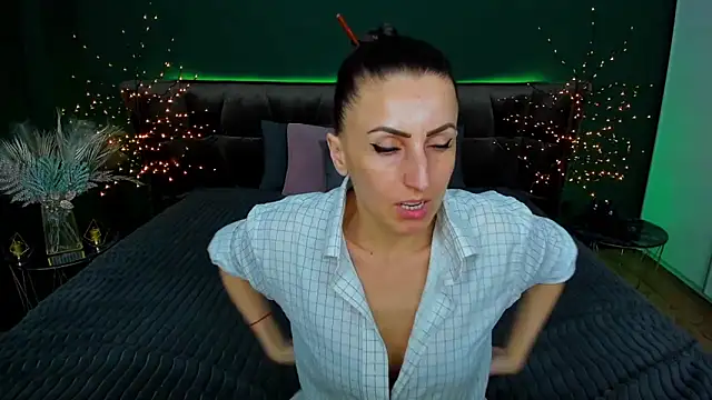 Rebecca Diamond online show from 10, 3, 2025