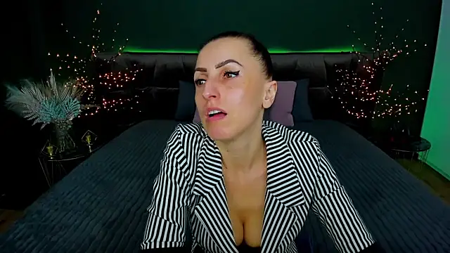 Rebecca Diamond online show from 21, 3, 2025