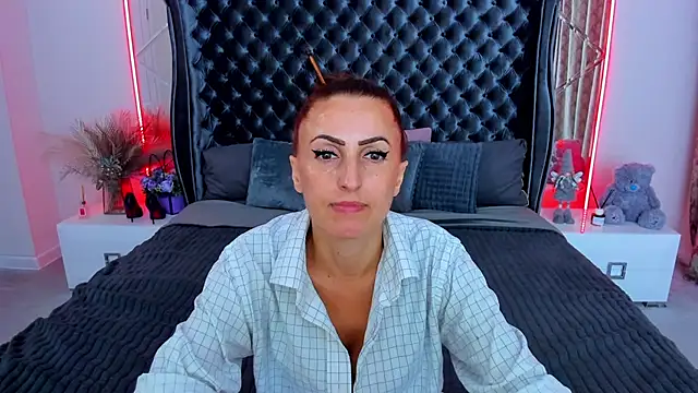 Snapshot of Rebecca_Diamond chatting on 10, 7, 2026 Rebecca Diamond online show from 10, 7, 2026