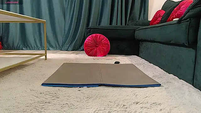 natasha-bigas online show from 11, 10, 2025