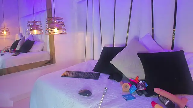 elena mature online show from 2, 4, 2026