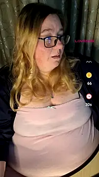 Snapshot of Iceprincess2bad4u chatting on 7, 7, 2026 Iceprincess2bad4u online show from 7, 7, 2026