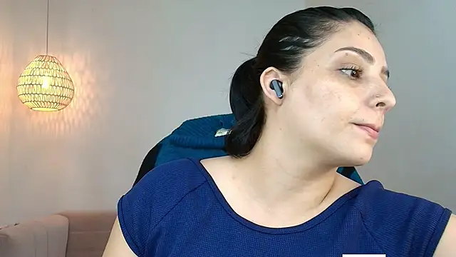 YummyAnna  online show from 6, 5, 2026