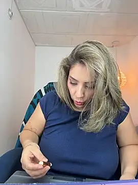 Snapshot of YummyAnna_ chatting on 3, 7, 2026 YummyAnna online show from 3, 7, 2026