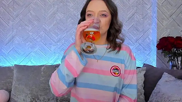 EvaBarsa  online show from 8, 11, 2025