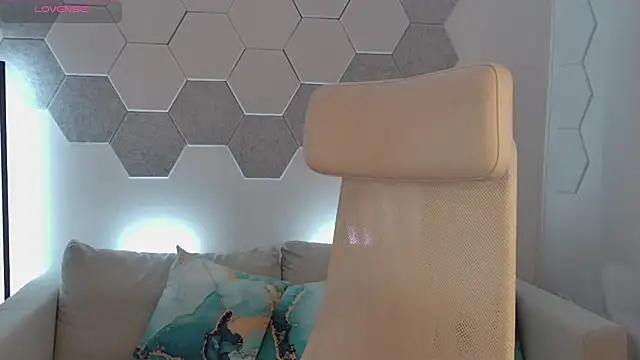 novaforyou1 online show from 19, 12, 2024