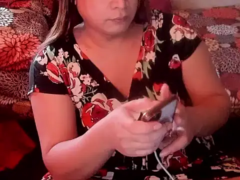 Snapshot of BEMYPROPERTYx chatting on 19, 12, 2025 BEMYPROPERTYx online show from 19, 12, 2025