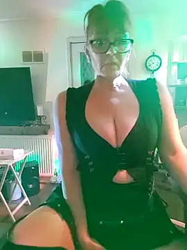 Snapshot of COUPLE4VOYEUR01 chatting on 1, 2, 2025 COUPLE4VOYEUR01 online show from 1, 2, 2025