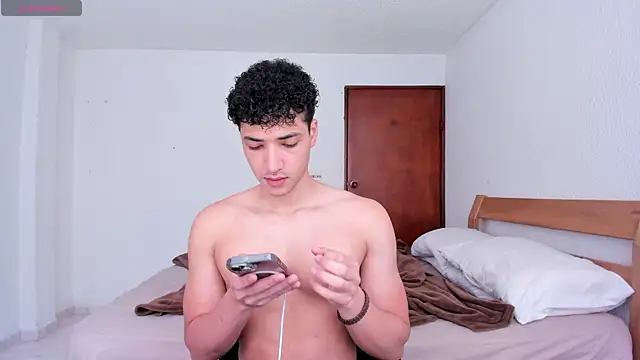 Snapshot of MitchellXD chatting on 2, 2, 2025 MitchellXD online show from 2, 2, 2025