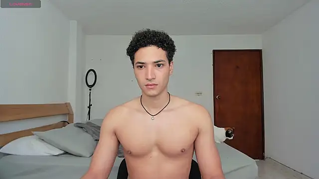 Snapshot of MitchellXD chatting on 5, 3, 2025 MitchellXD online show from 5, 3, 2025