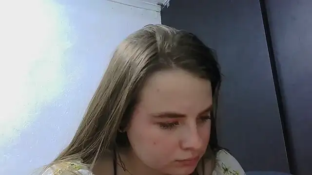 HellenMiyer1111 online show from 15, 4, 2026