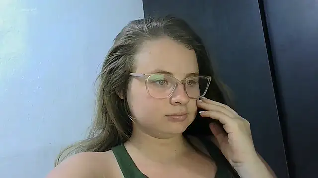 Snapshot of HellenMiyer1111 chatting on 3, 6, 2026 HellenMiyer1111 online show from 3, 6, 2026